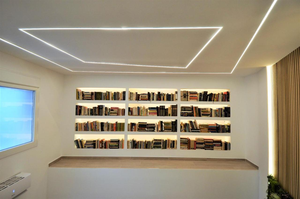Biblioteca De Lujo En El Centro Historico De Malaga Apartment Ngoại thất bức ảnh