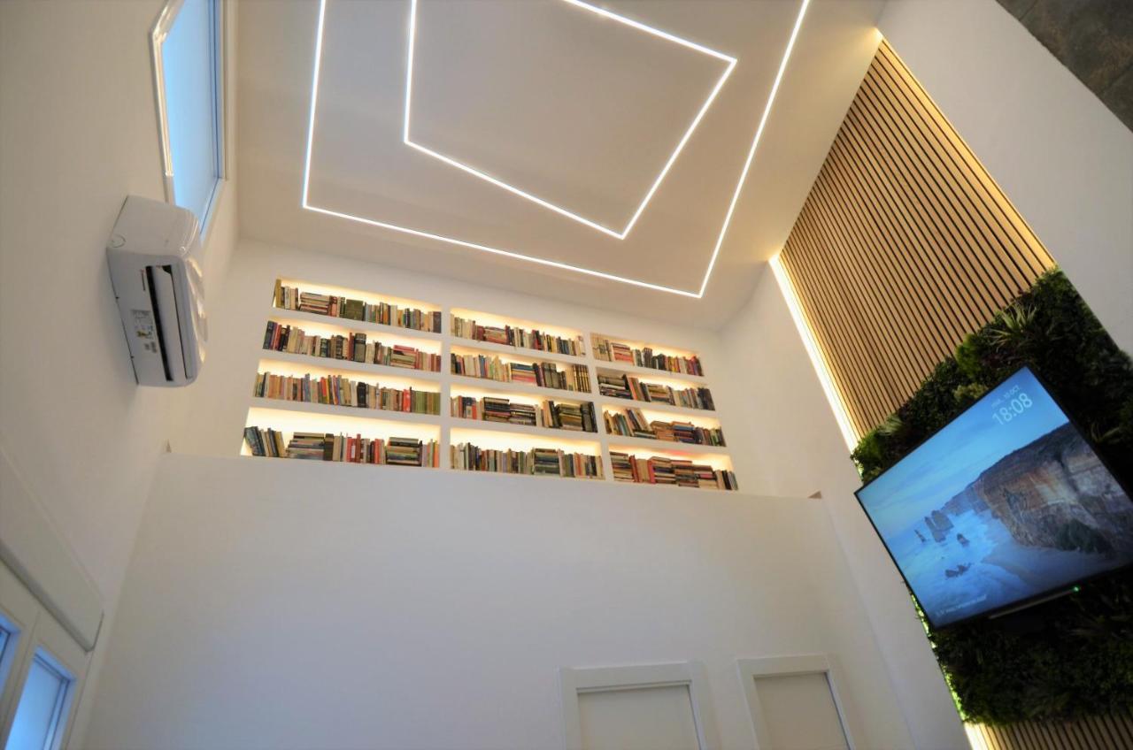 Biblioteca De Lujo En El Centro Historico De Malaga Apartment Ngoại thất bức ảnh
